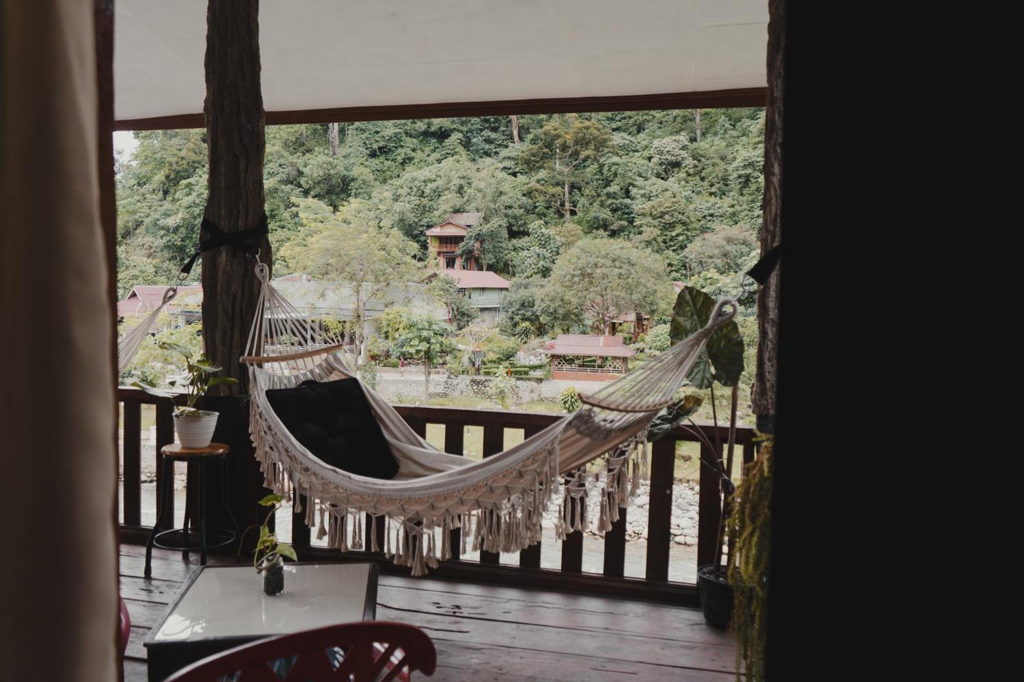 Charlys Little House Otel Bukit Lawang Dış mekan fotoğraf
