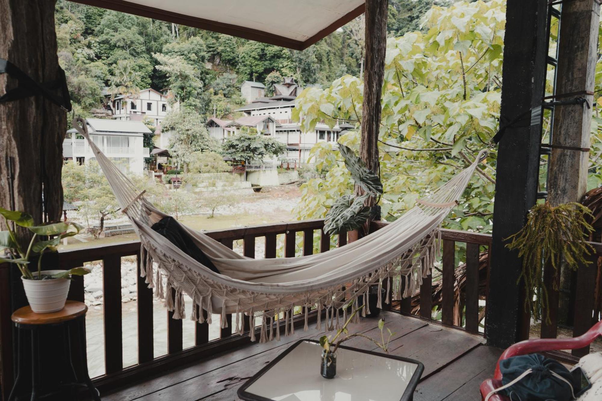 Charlys Little House Otel Bukit Lawang Dış mekan fotoğraf
