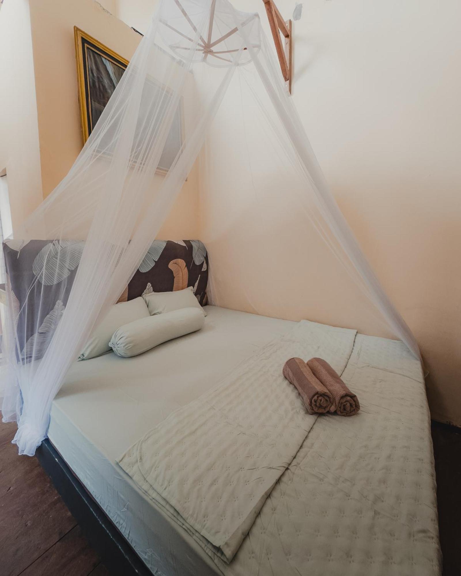 Charlys Little House Otel Bukit Lawang Dış mekan fotoğraf