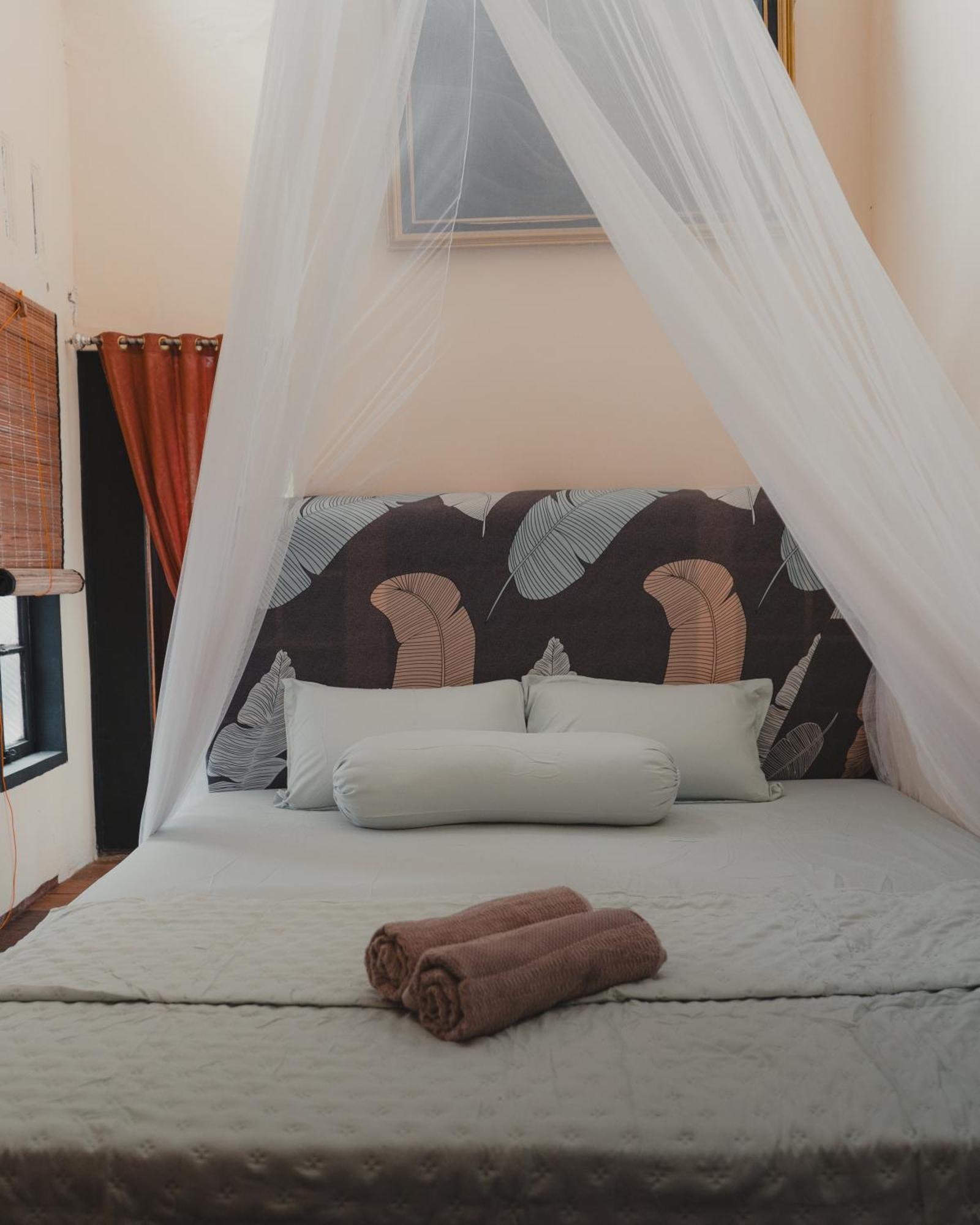 Charlys Little House Otel Bukit Lawang Dış mekan fotoğraf